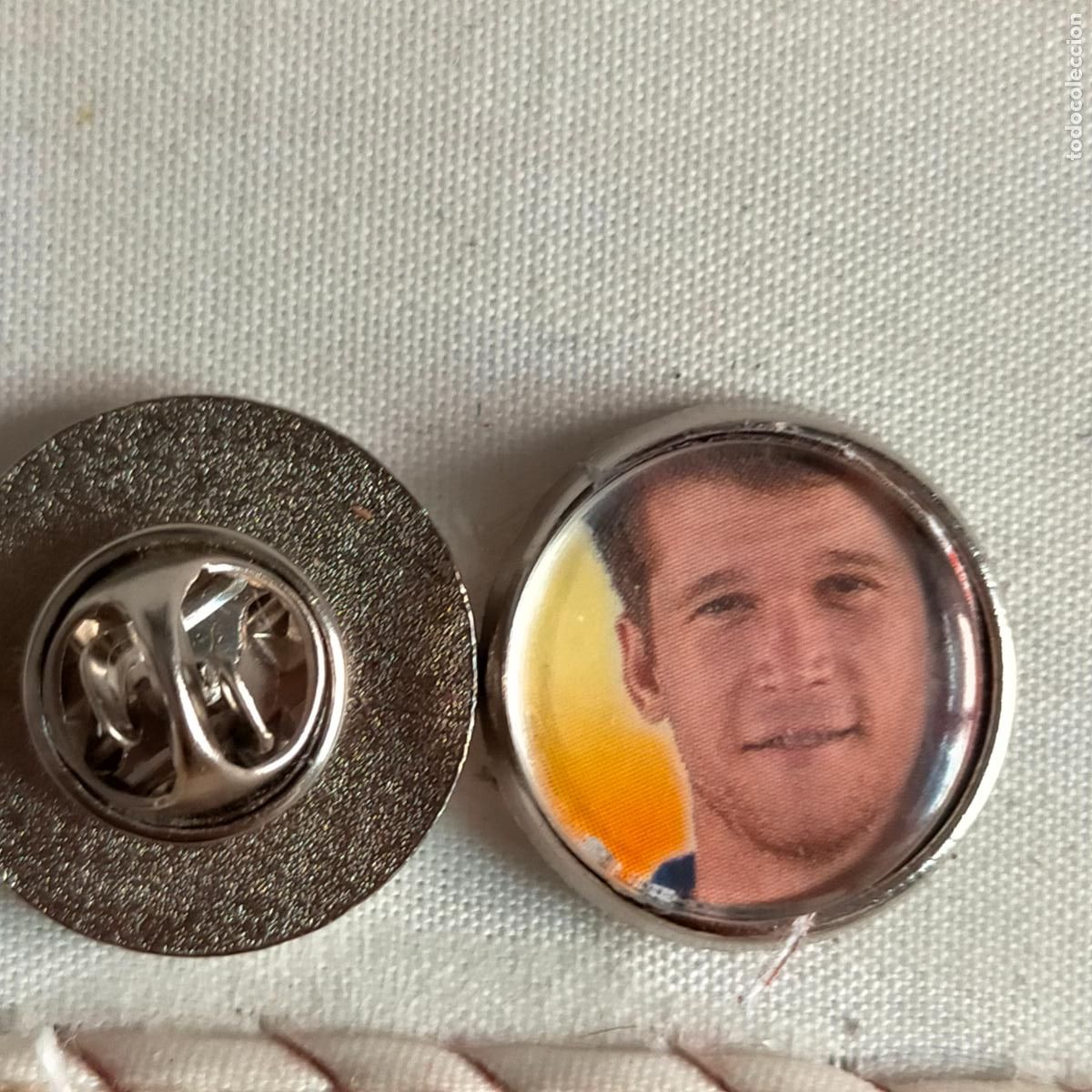 Pin's de collection: pin redondo metal - f&uacute;tbol equipo OSASUNA JUGADOR