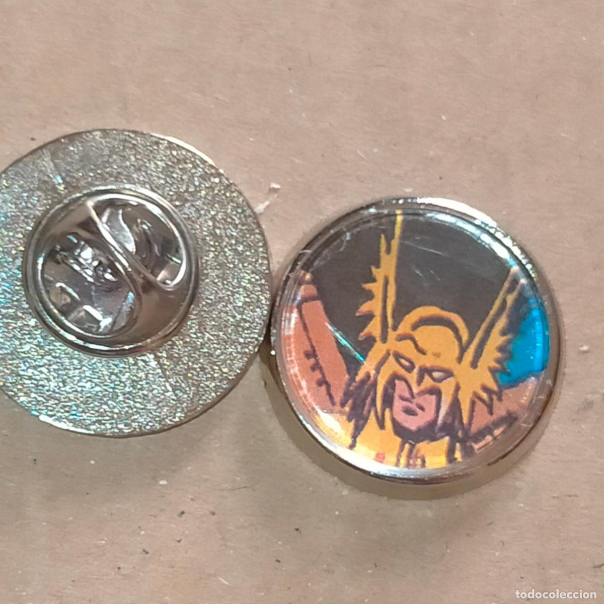 Pin's de collection: PIN REDONDO METAL - PUBLICITARIO COMIC TEBEOS SUPER HEROE SUPEHREROE
