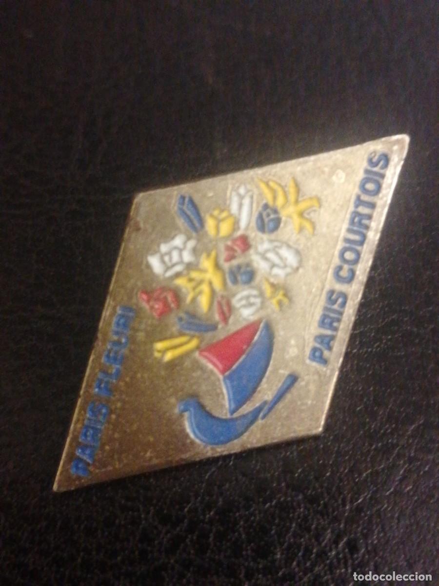 Pins de colecci&oacute;n: Pin Paris Leurs Par&iacute;s Courtois flores
