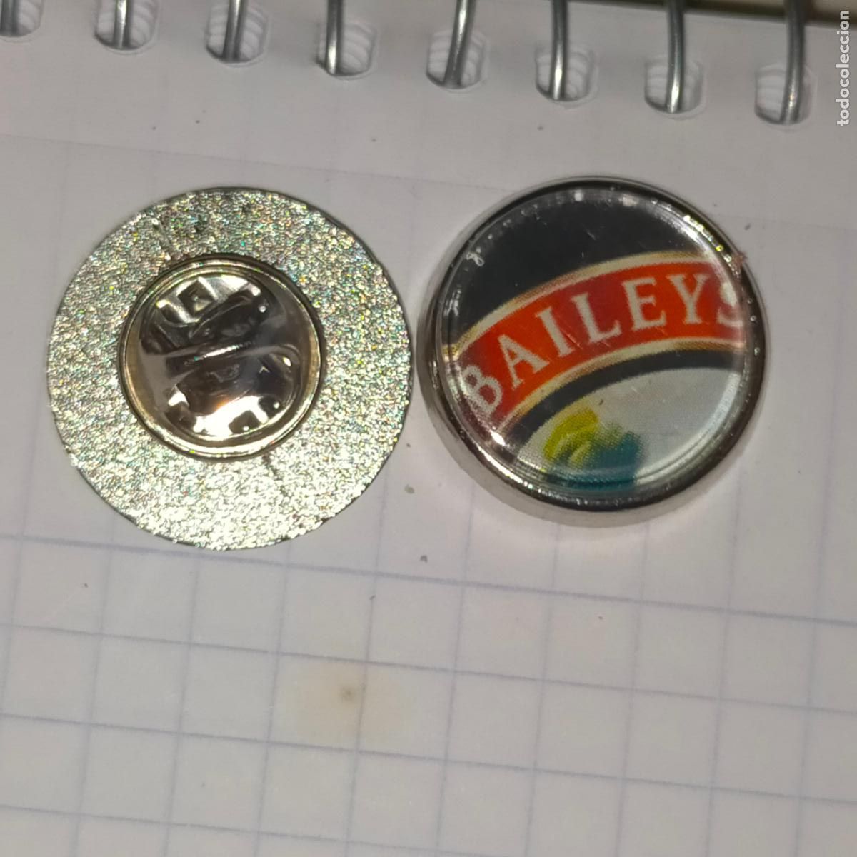 Pins de colecci&oacute;n: PIN REDONDO METAL - publicidad BEBIDA BAILEY