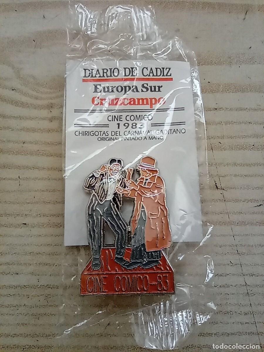 Pins de colecci&oacute;n: Pin Chirigota Cine Comico - 1983 - Carnaval De Cadiz - Precintado