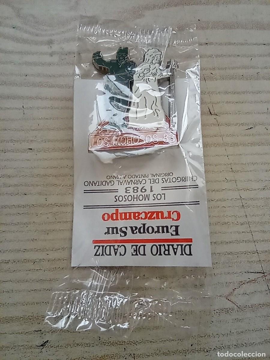 Pins de colecci&oacute;n: Pin Chirigota Los Mohosos - 1983 - Carnaval De Cadiz - Precintado