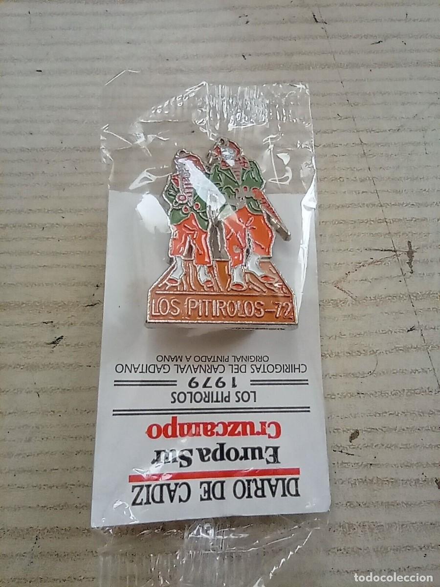 Pins de colecci&oacute;n: Pin Chirigota Los Pitirolos - 1972 - Carnaval De Cadiz - Precintado