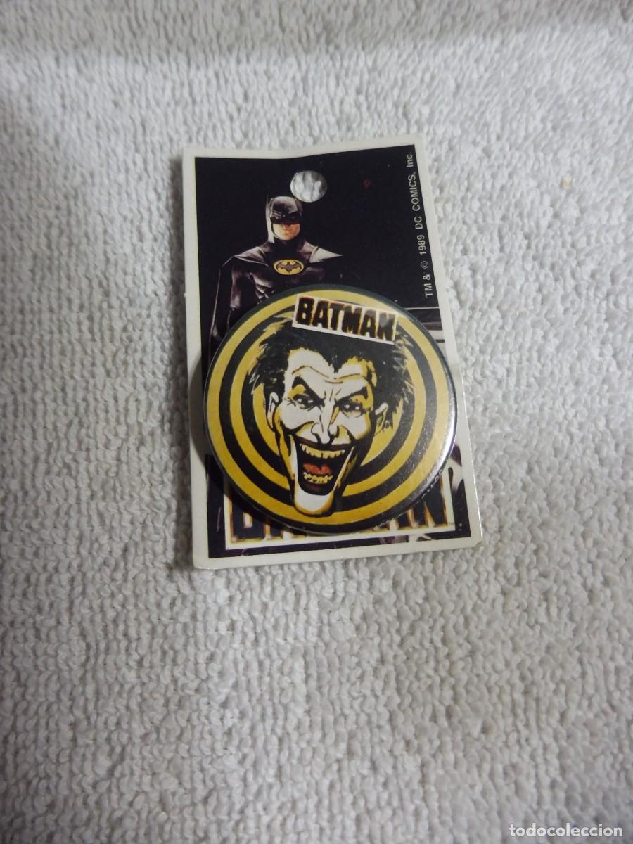 Pins de colecci&oacute;n: Chapa de alfiler en blister original de Batman Joker, 1989 DC Comics