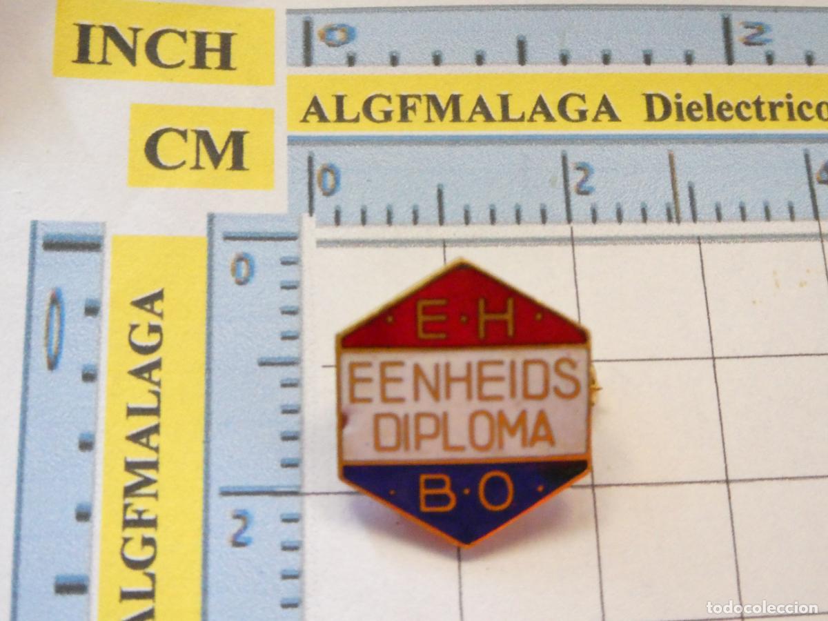 Pins e Spille di collezione: INSIGNIA CRUZ ROJA. HOLANDA. PAISES BAJOS. EENHEIDS DIPLOMA. PRIMEROS AUXILIOS