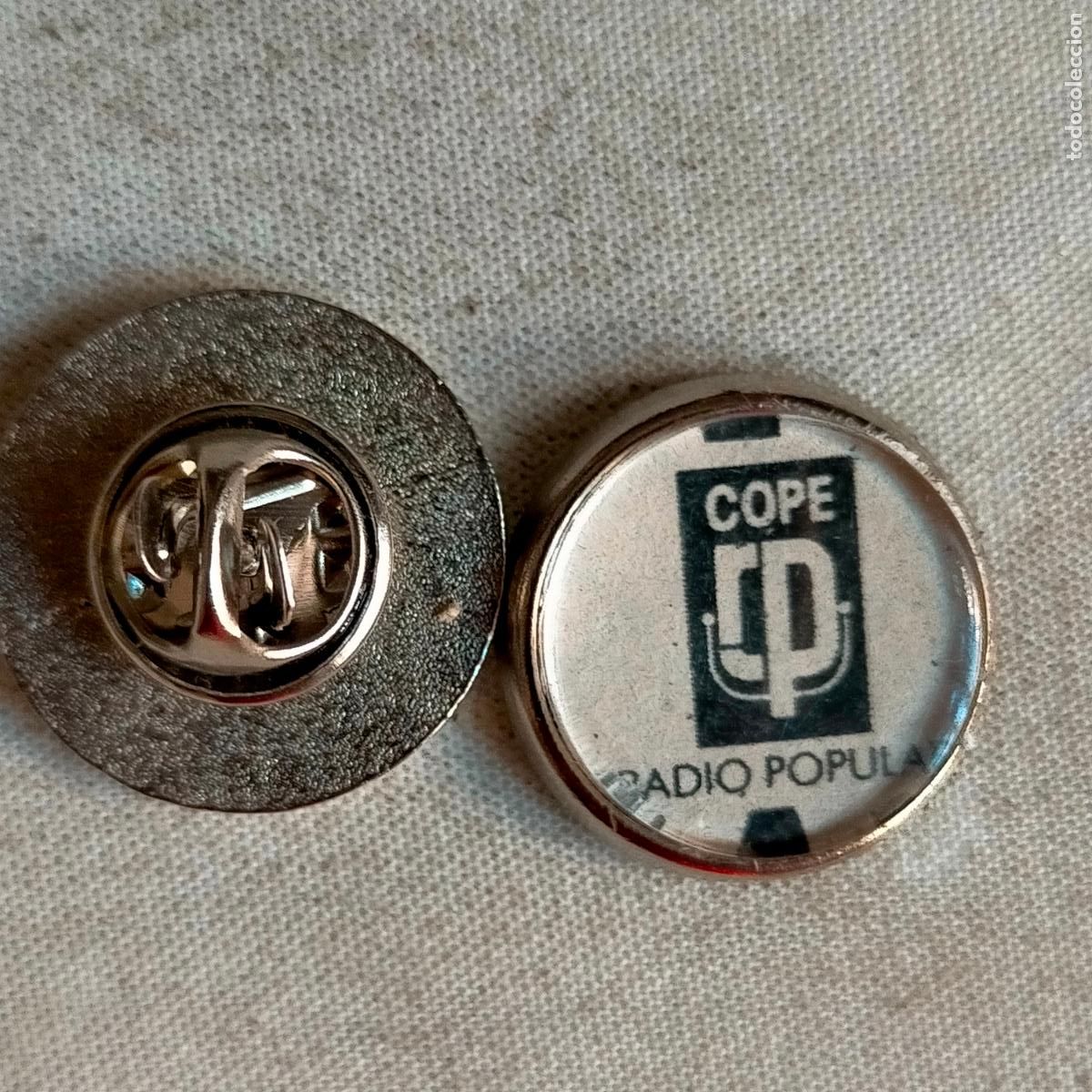 Sammlung von Pins: pin redondo metal - EMISOR RADIO O TELEVISION TV RADIO COPE