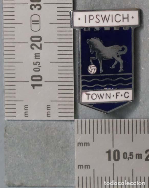 Collection pins: PIN. IPSWICH TOWN FC