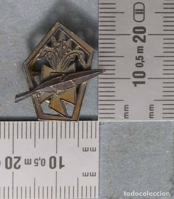 Pins de colecci&oacute;n: PIN. OJAL. MILICIAS UNIVERSITARIAS O FRENTE DE JUVENTUDES CISNE PLUMA. PLATA