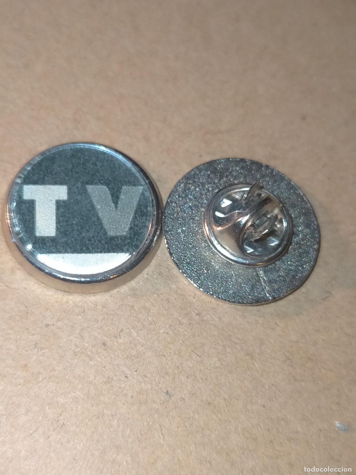 Sammlung von Pins: PIN REDONDO METAL - RADIO O TELEVISION TV