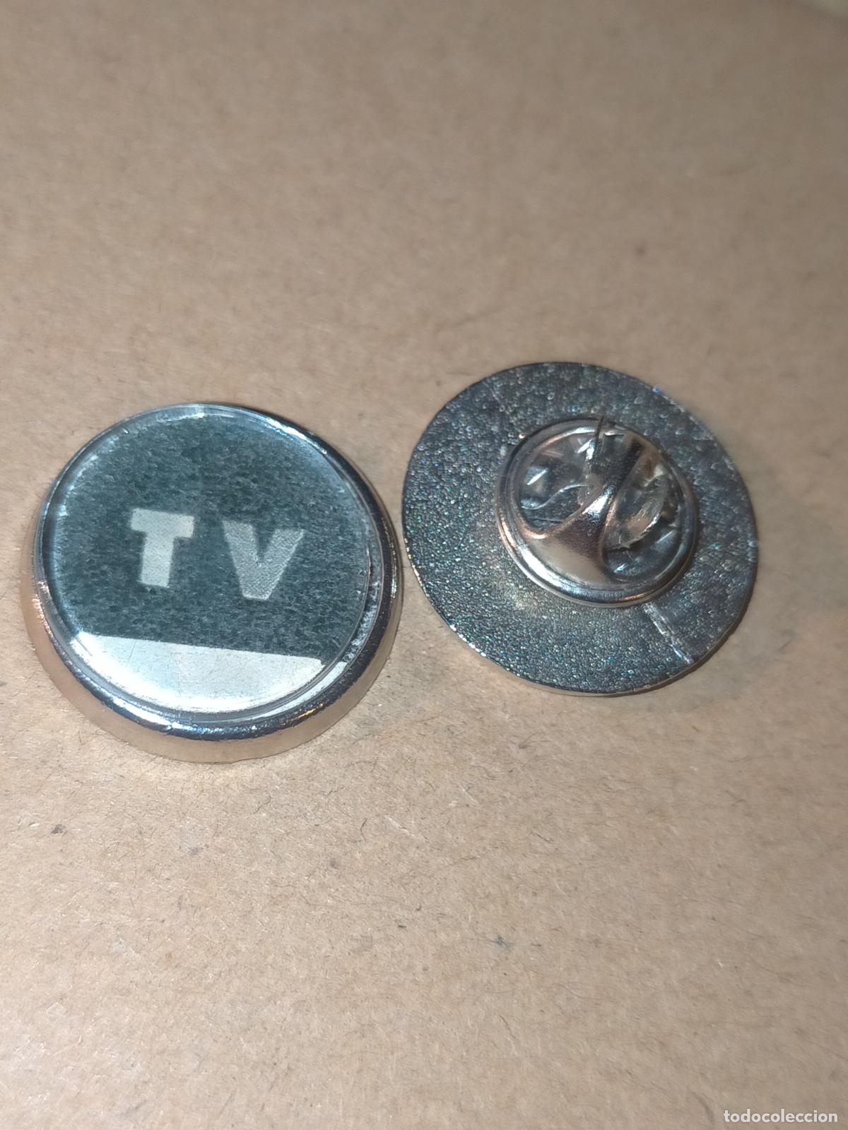 Pins e Spille di collezione: PIN REDONDO METAL - RADIO O TELEVISION TV