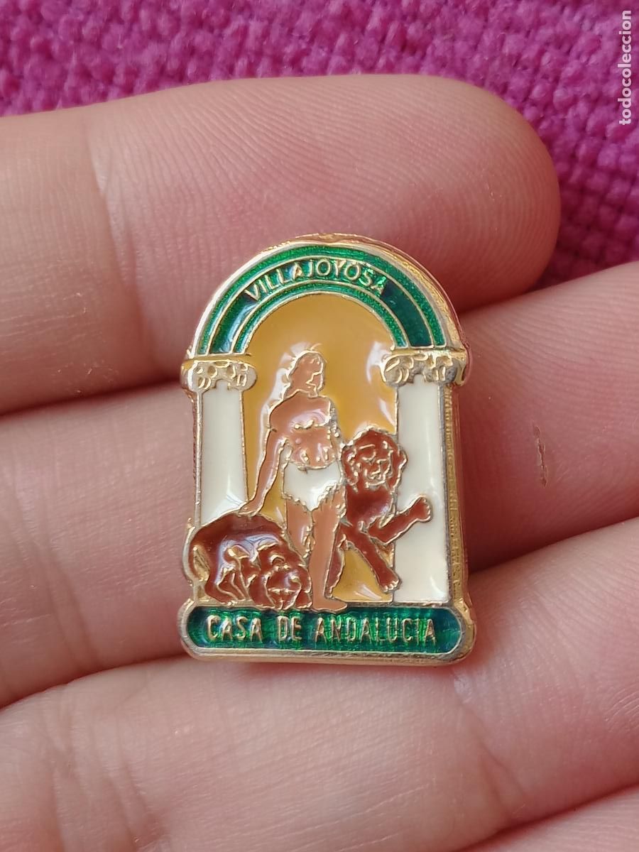 Pin's de collection: Valencia. Insignia de la Casa de Andaluc&iacute;a de Villajoyosa