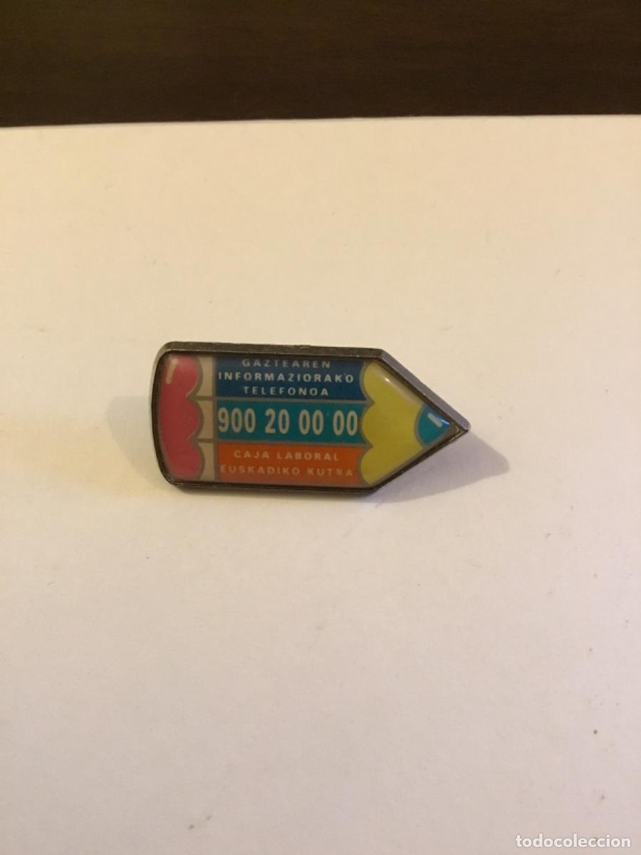 Sammlung von Pins: Pin banco caja laboral antiguo metalico
