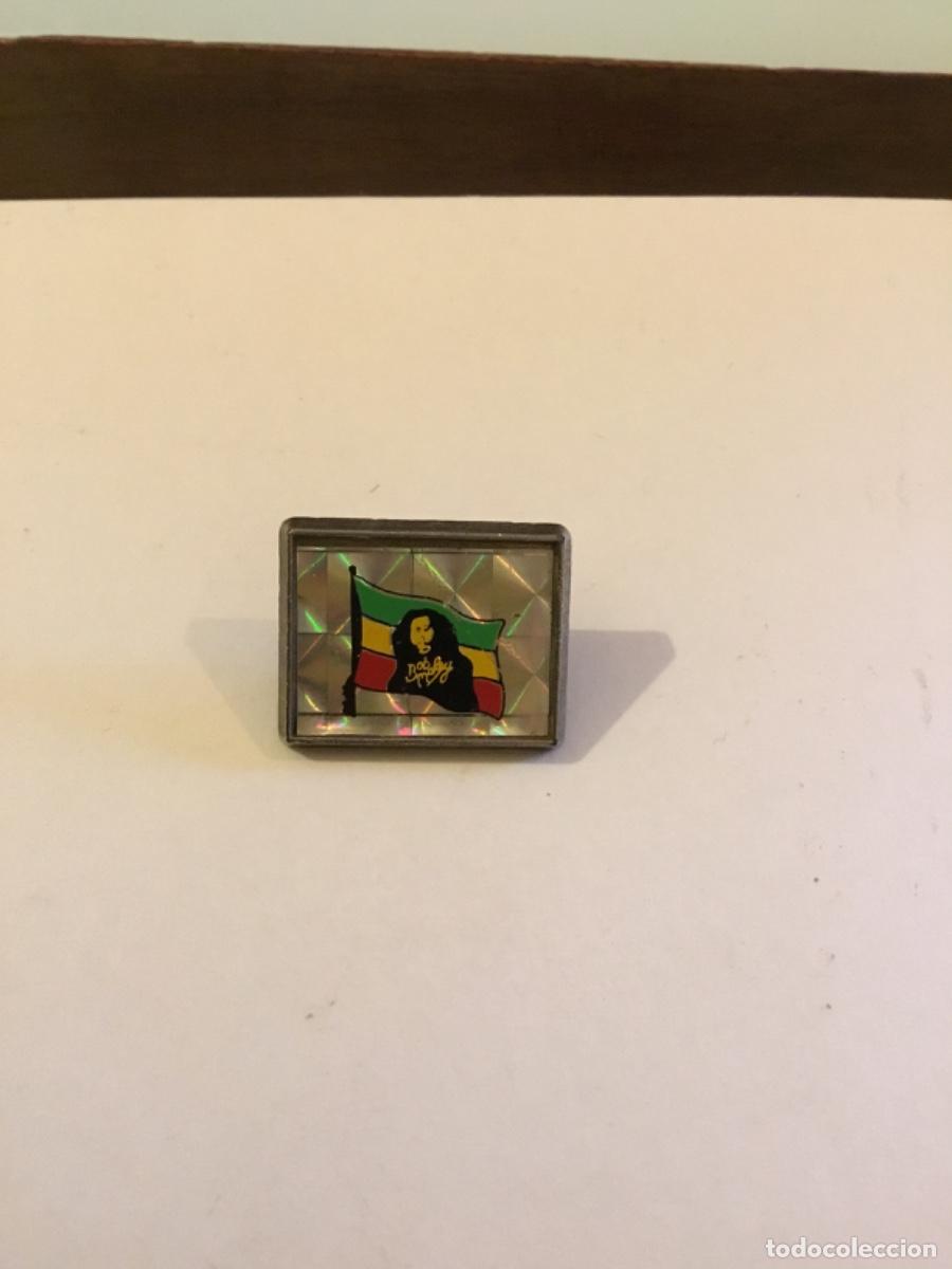 Pins de colecci&oacute;n: Pin antiguo metalico - Foto 1