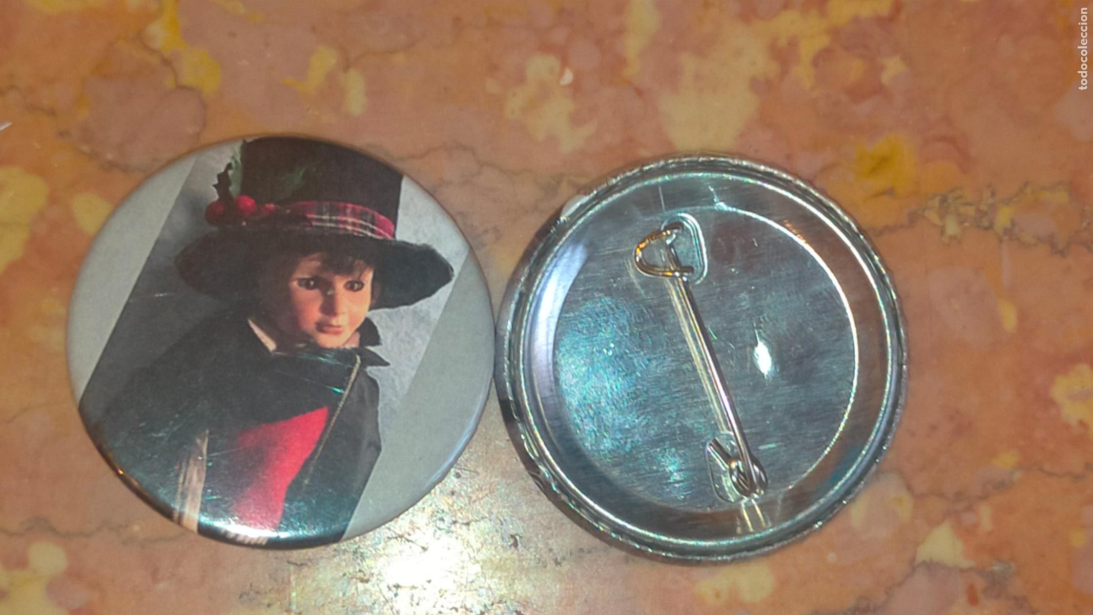 Pins de colecci&oacute;n: CHAPA DE ALFILER CON MU&Ntilde;ECA O NANCY . - Foto 1