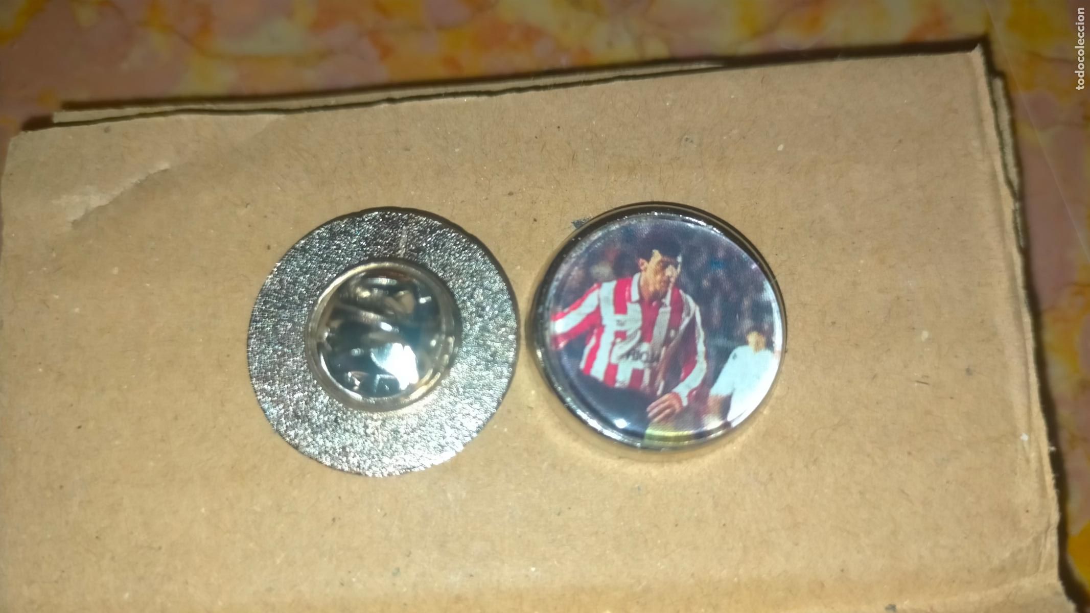 Collection pins: pin redondo metal - f&uacute;tbol equipo club Atl&eacute;tico de Madrid JUGADOR
