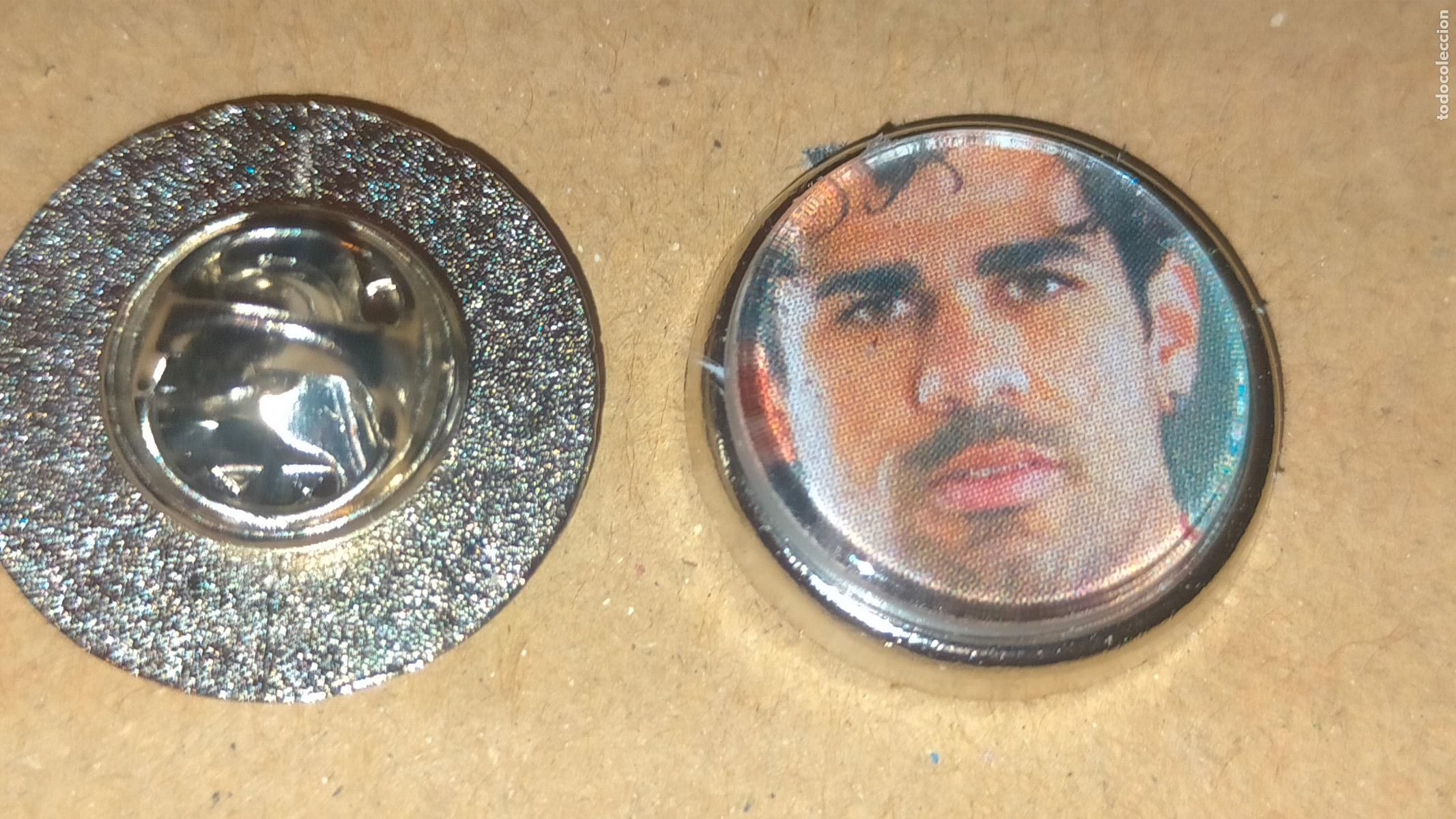 Pin's de collection: pin redondo metal - f&uacute;tbol equipo club Atl&eacute;tico de Madrid JUGADOR