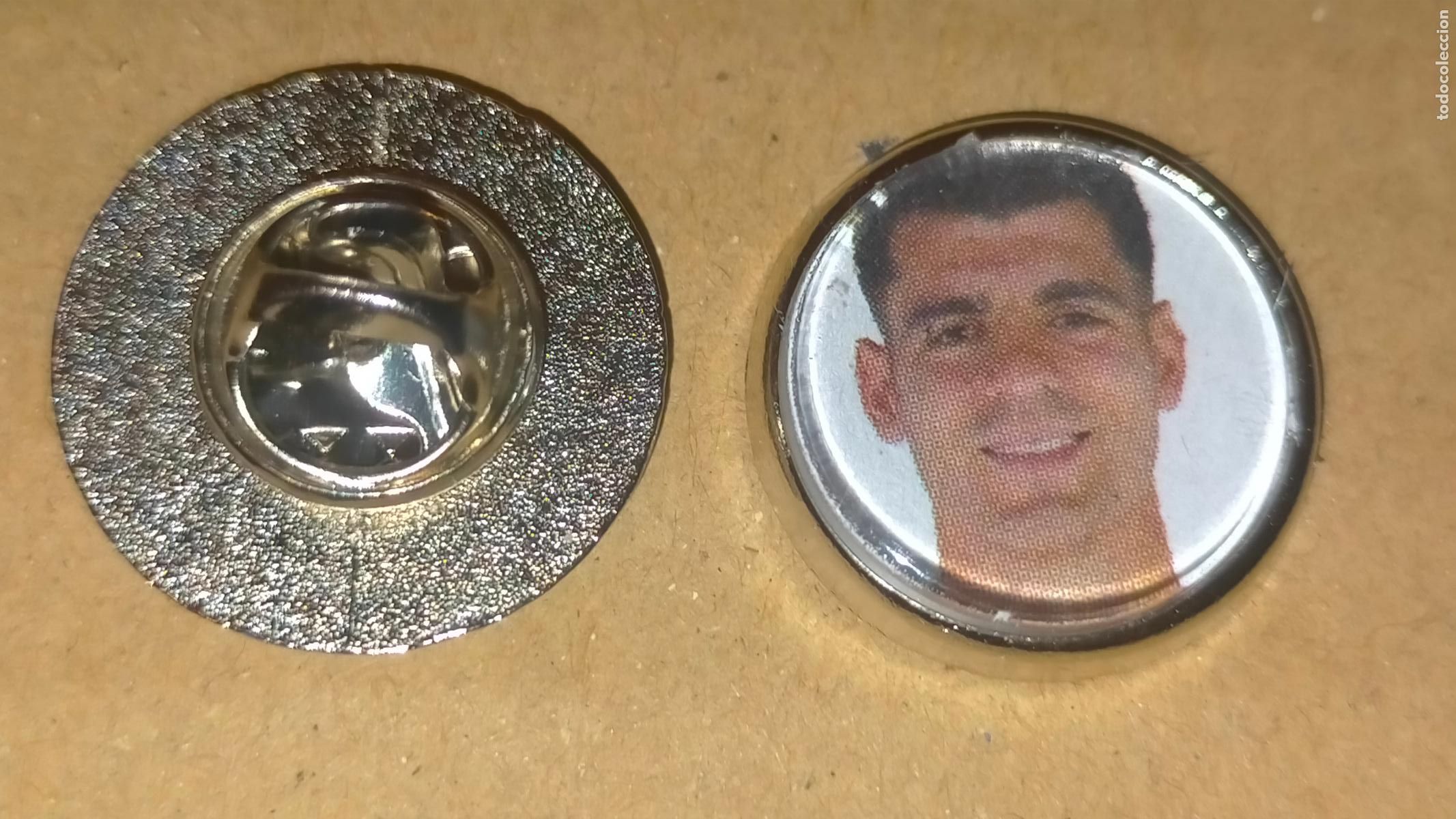 Collection pins: pin redondo metal - f&uacute;tbol equipo club Atl&eacute;tico de Madrid JUGADOR
