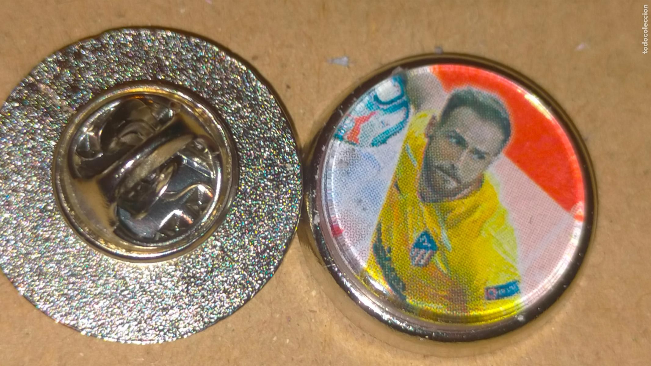 Pin's de collection: pin redondo metal - f&uacute;tbol equipo club Atl&eacute;tico de Madrid JUGADOR