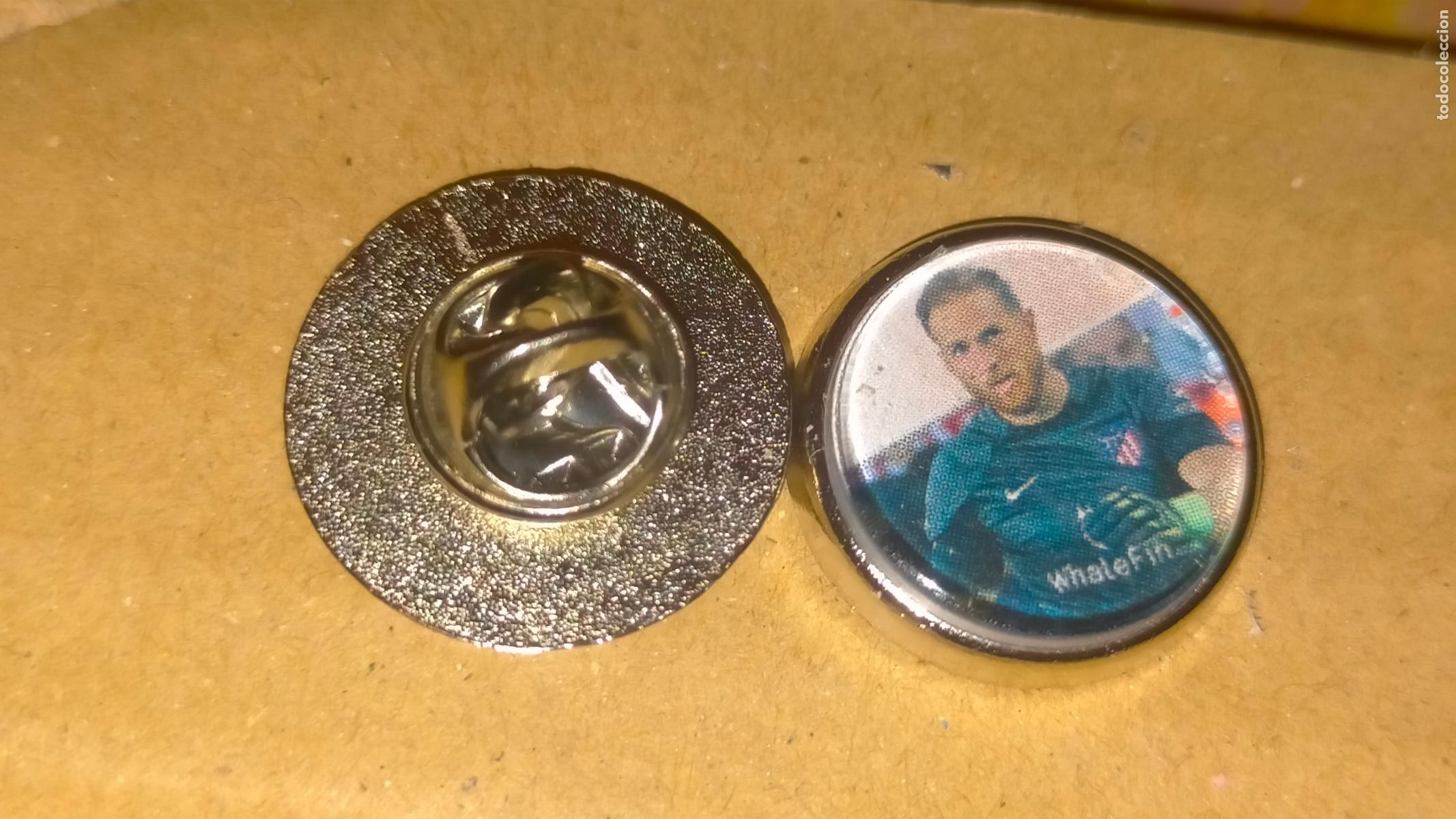Collection pins: pin redondo metal - f&uacute;tbol equipo club Atl&eacute;tico de Madrid JUGADOR