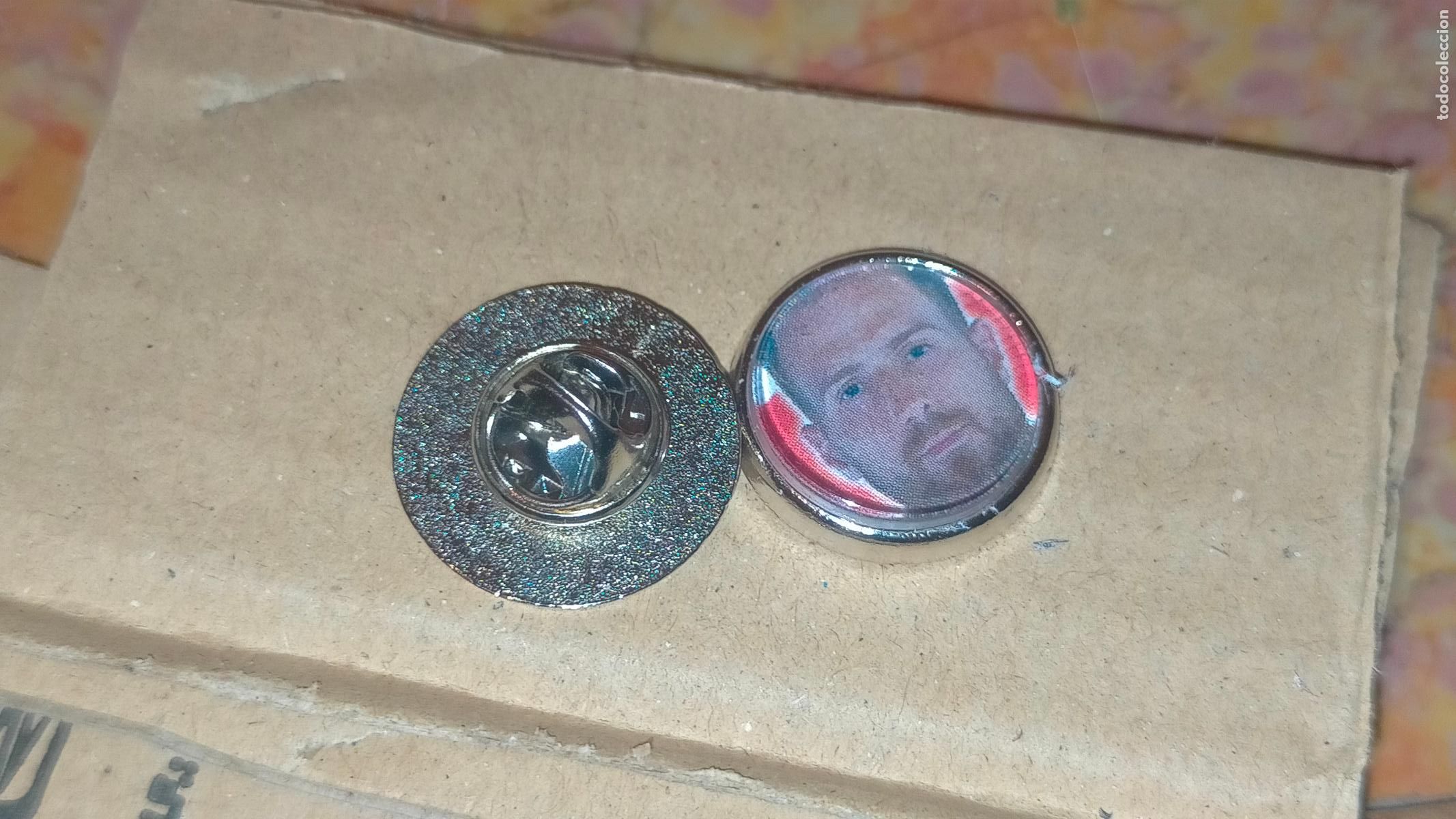 Collection pins: pin redondo metal - f&uacute;tbol equipo club Atl&eacute;tico de Madrid JUGADOR