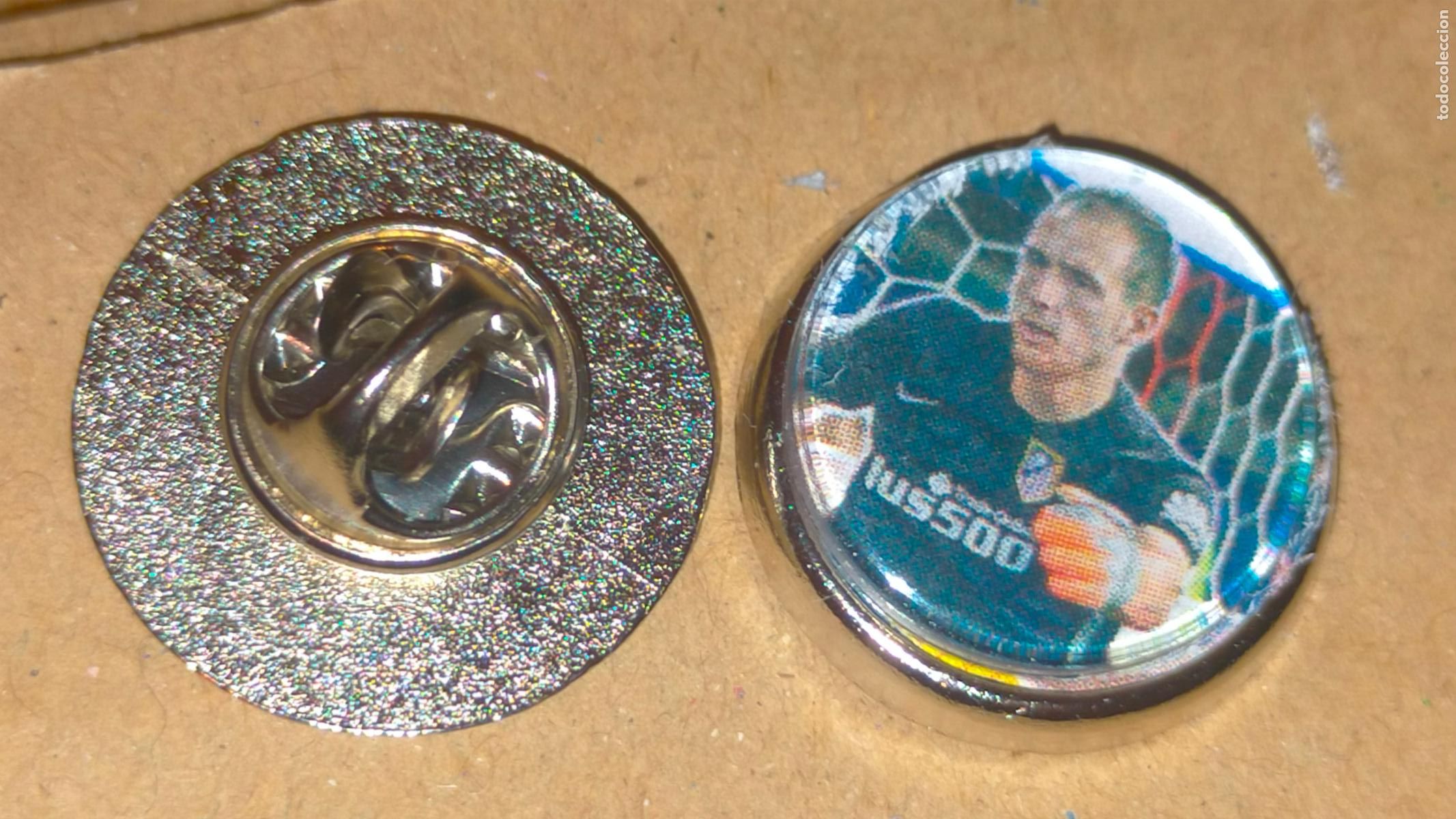 Pins de colecci&oacute;n: pin redondo metal - f&uacute;tbol equipo club Atl&eacute;tico de Madrid JUGADOR