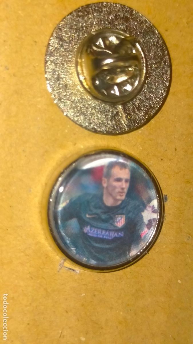 Pins de colecci&oacute;n: pin redondo metal - f&uacute;tbol equipo club Atl&eacute;tico de Madrid JUGADOR
