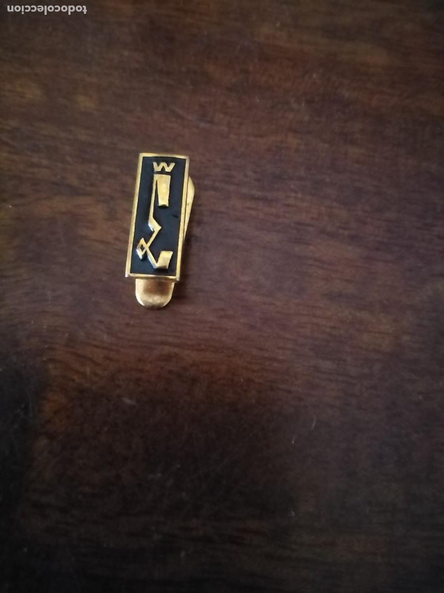 Pins de colecci&oacute;n: Curiosa insignia de Ojal. - Foto 1