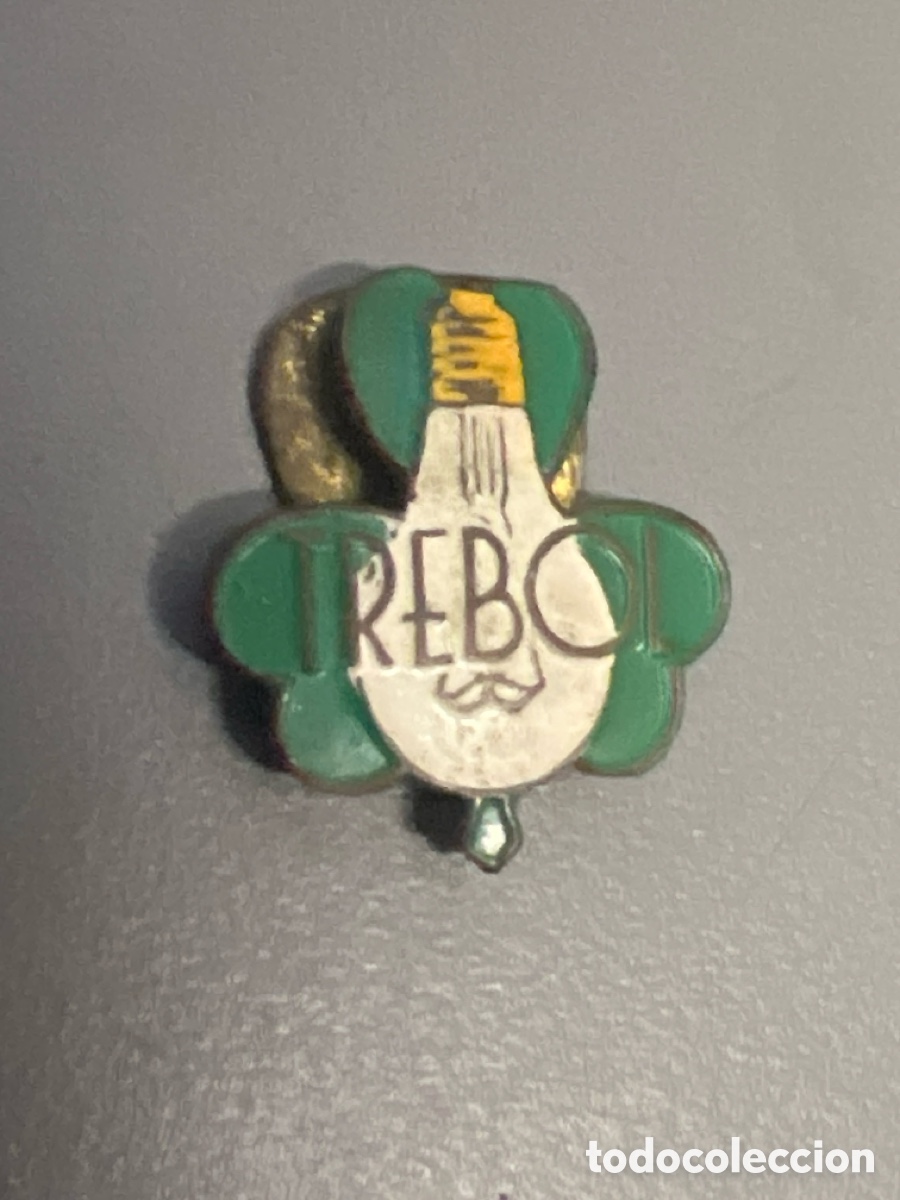 Pins de colecci&oacute;n: T4/X25/45. ANTIGUA INSIGNIA TREBOL PIN