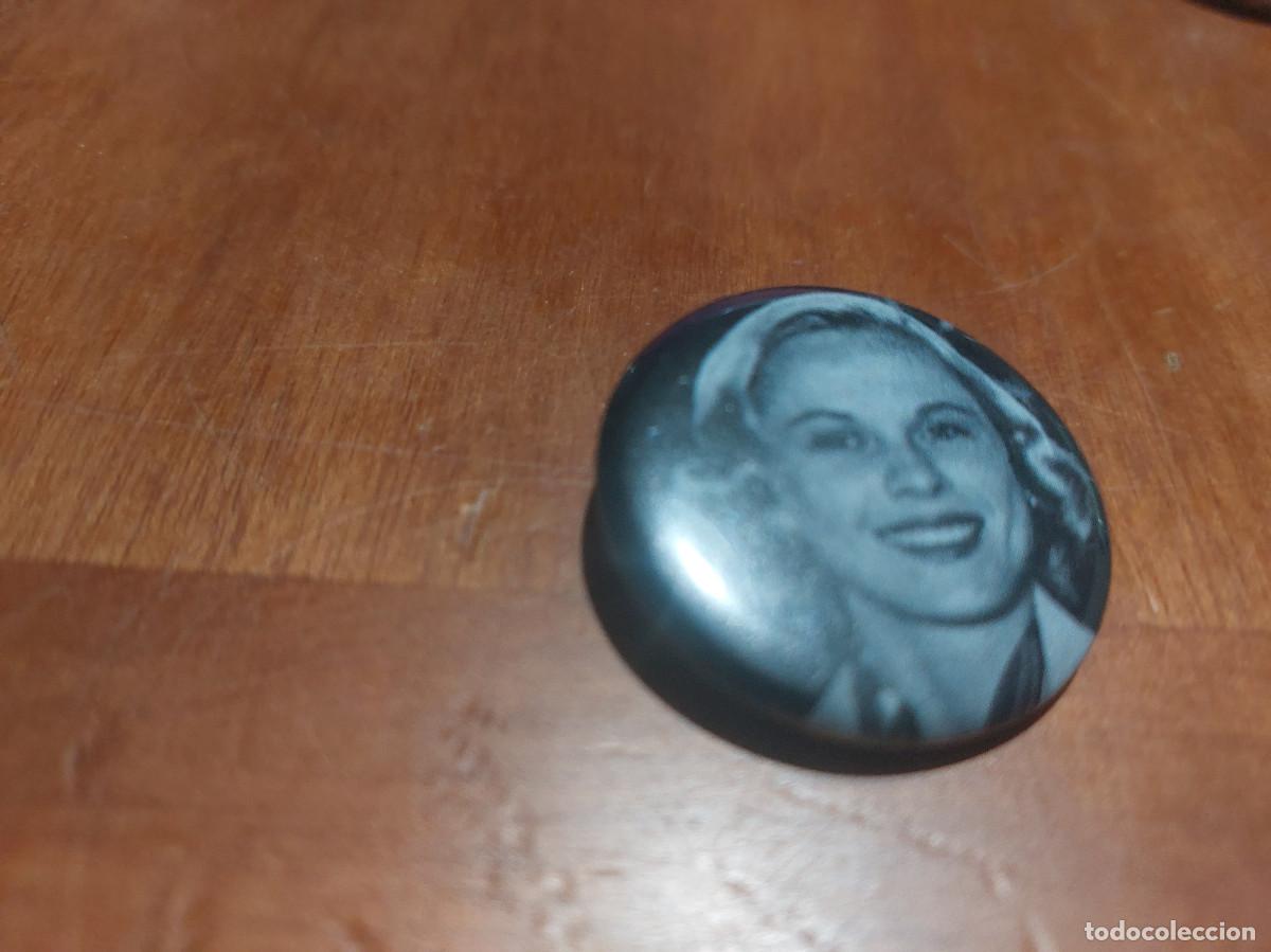 Sammlung von Pins: BIBI ANDERSSON. ACTRIZ. CINE. CHAPA. PIN. 0,31 MM. MET&Aacute;LICA POR DETR&Aacute;S. SIN USO. DIFICILa