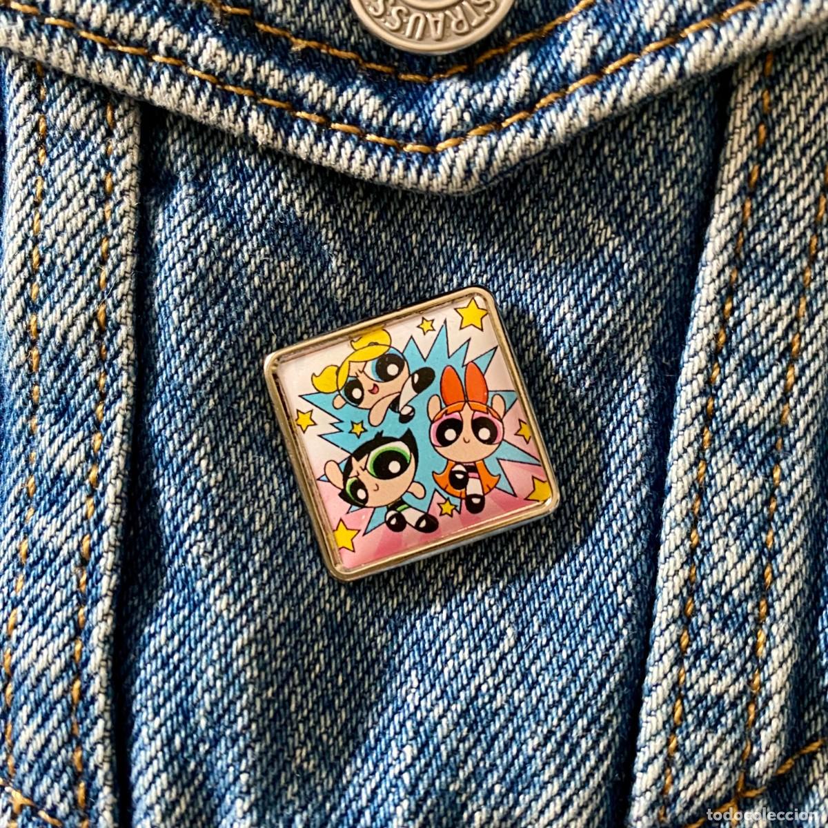 Pin's de collection: PIN METAL Y RESINA CUADRADO 2.4X2.4 CMS. APROX. NUEVO SIN USO SUPER NENAS SUPERNENAS POWERPUFF GIRLS
