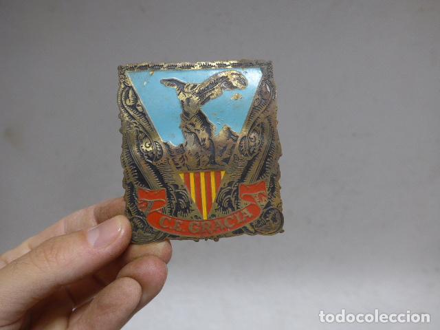 Pins de colecci&oacute;n: Antigua placa de coche del Centre Excursionista de Gracia, Barcelona. Original.