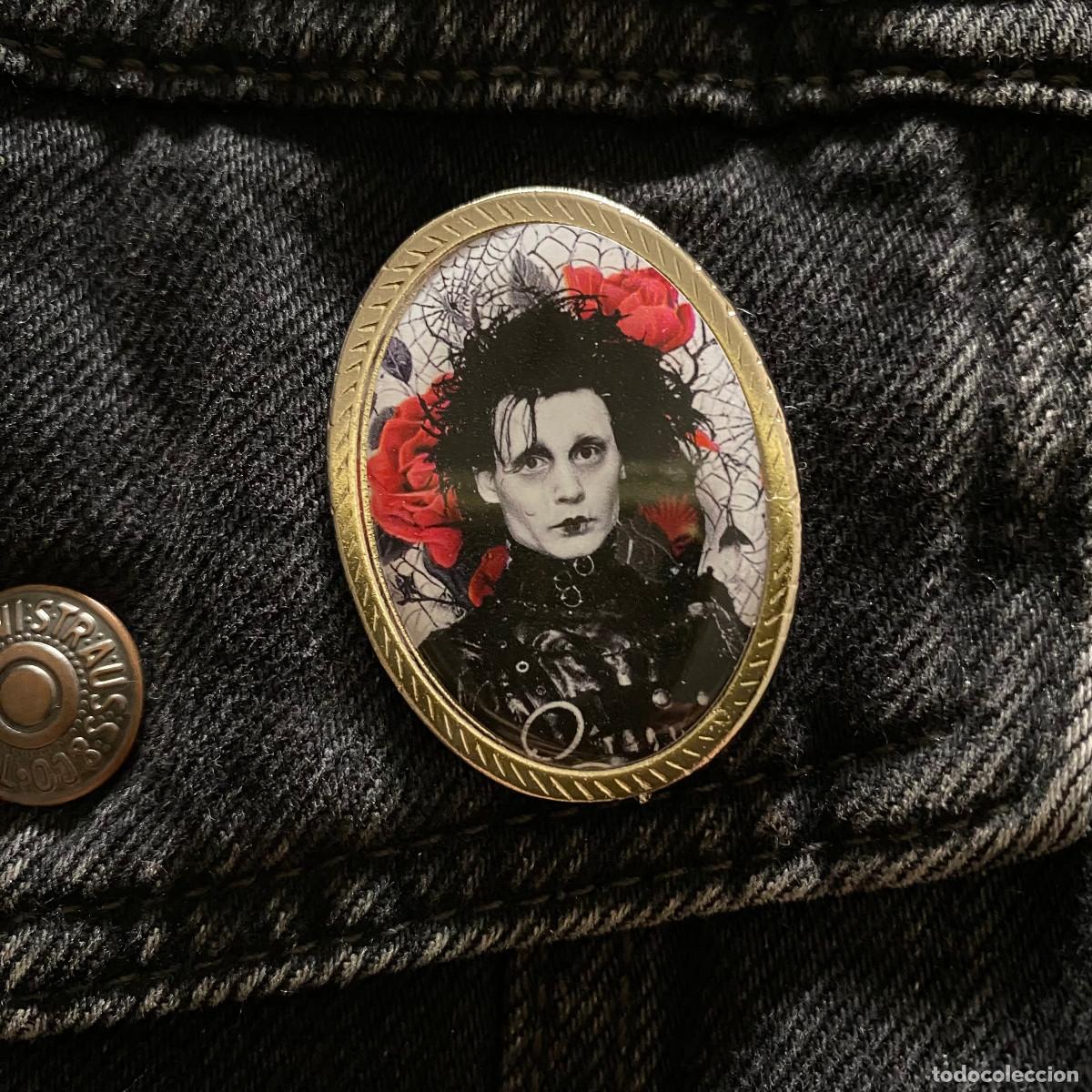 Collection pins: PIN GRAN FORMATO BROCHE ORNAMENTO METAL RESINA JOHNNY DEEP EDWARD SCISSORHANDS EDUARDO MANOSTIJERA