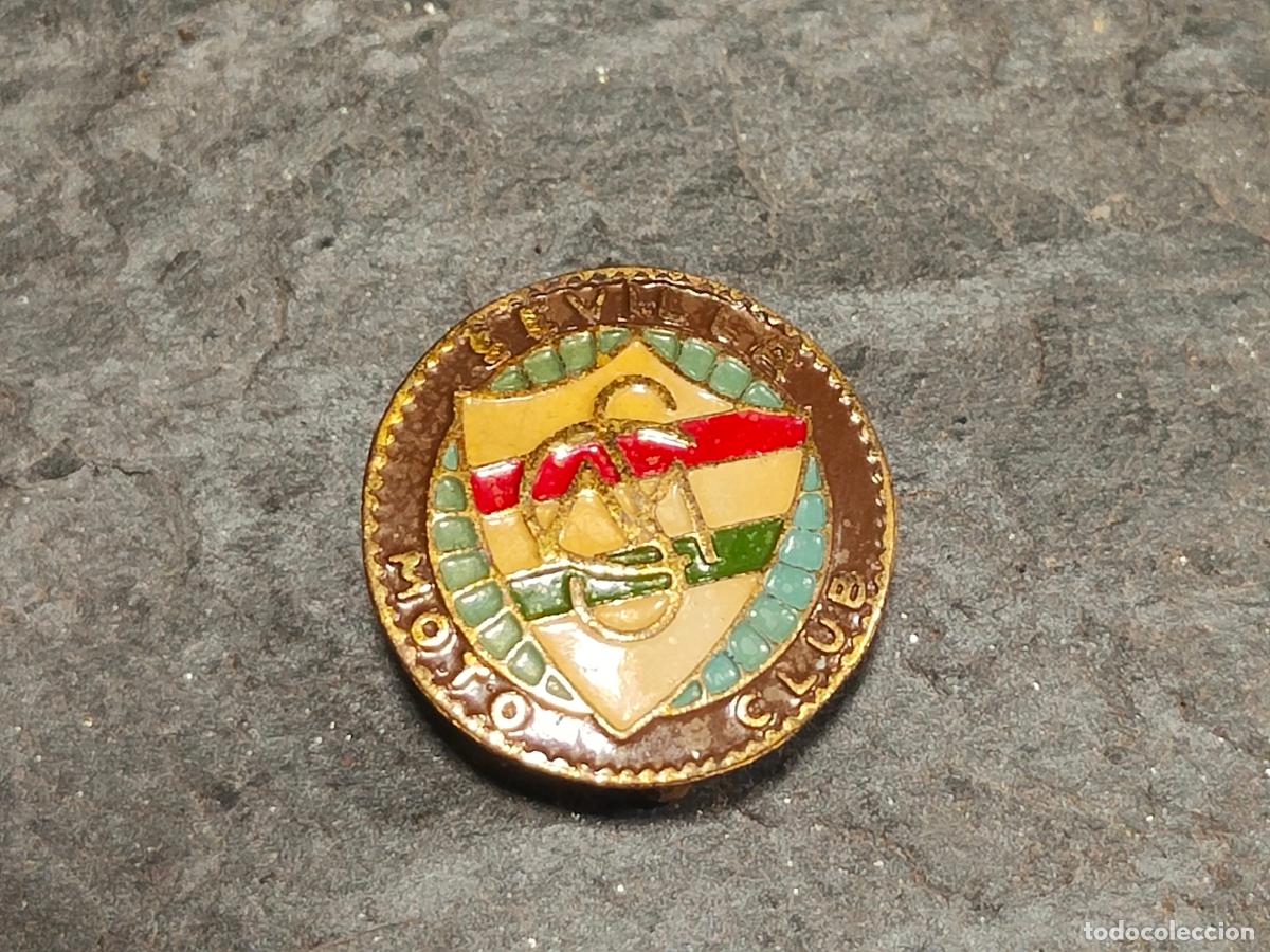 Pins de colecci&oacute;n: Pin antiguo moto club Sevilla (insignia antigua solapa ojal club automovilismo Espa&ntilde;a )