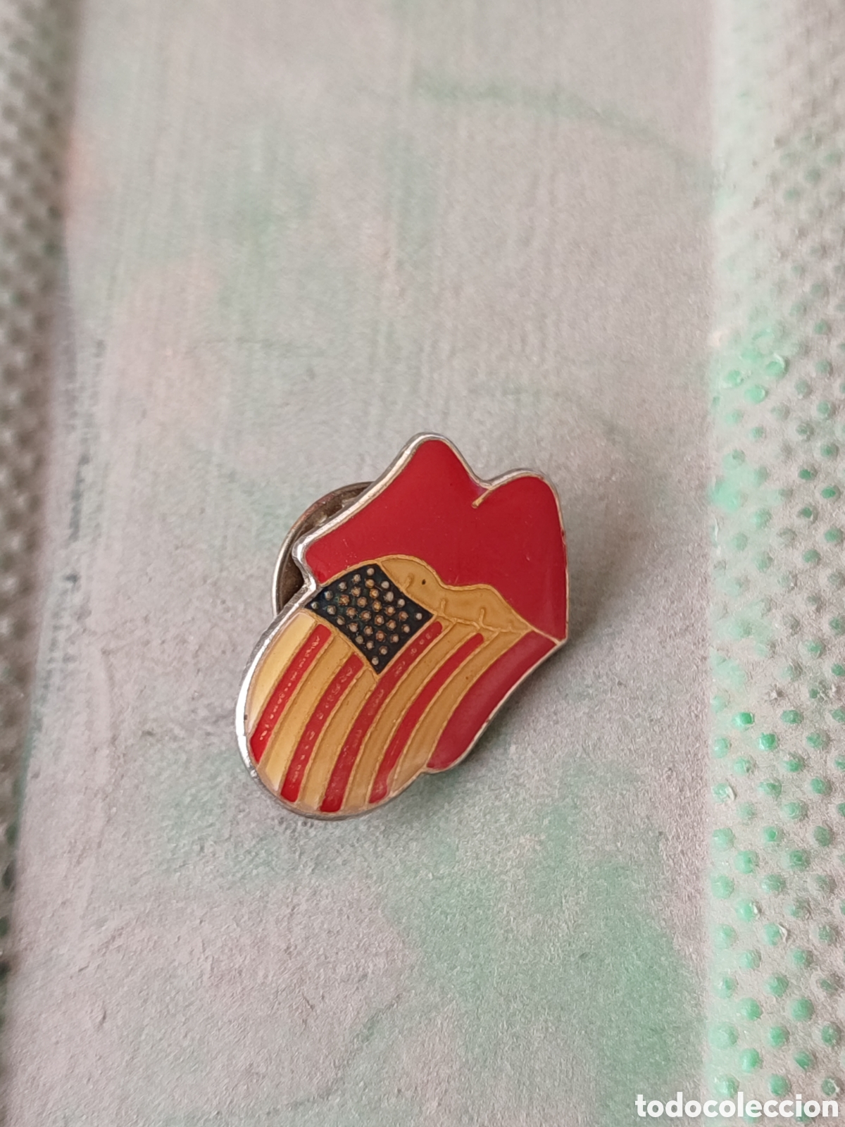 Pins de colecci&oacute;n: Pin Rolling Stones bandera Estados Unidos, USA.