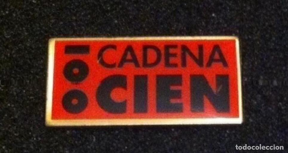 Pins de colecci&oacute;n: ANTIGUO PIN RADIO CADENA 100