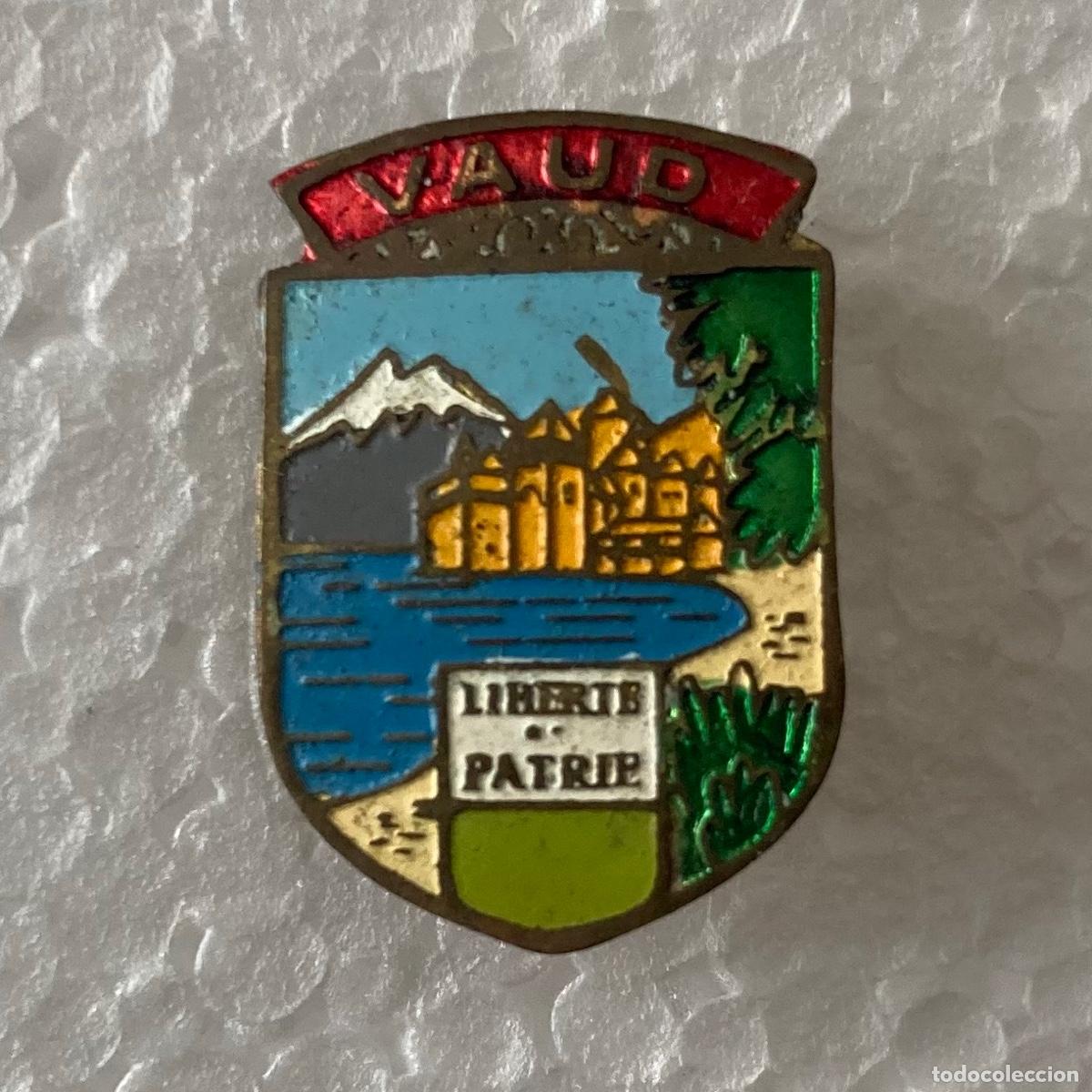 Pins de colecci&oacute;n: PIN VINTAGE VAUD SUIZA - LIBERTE PATRIE - ESCUDO INSIGNIA SWITZERLAND SWISS ESQU&Iacute;