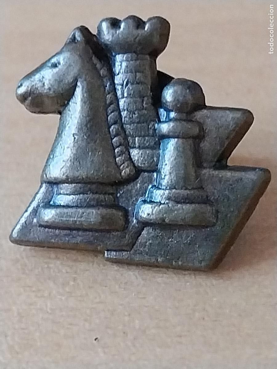 Pins de colecci&oacute;n: AJEDREZ CABALLO TORRE PEON TABLERO PIN PINCHO 1,8CM METAL TONO BRONCE