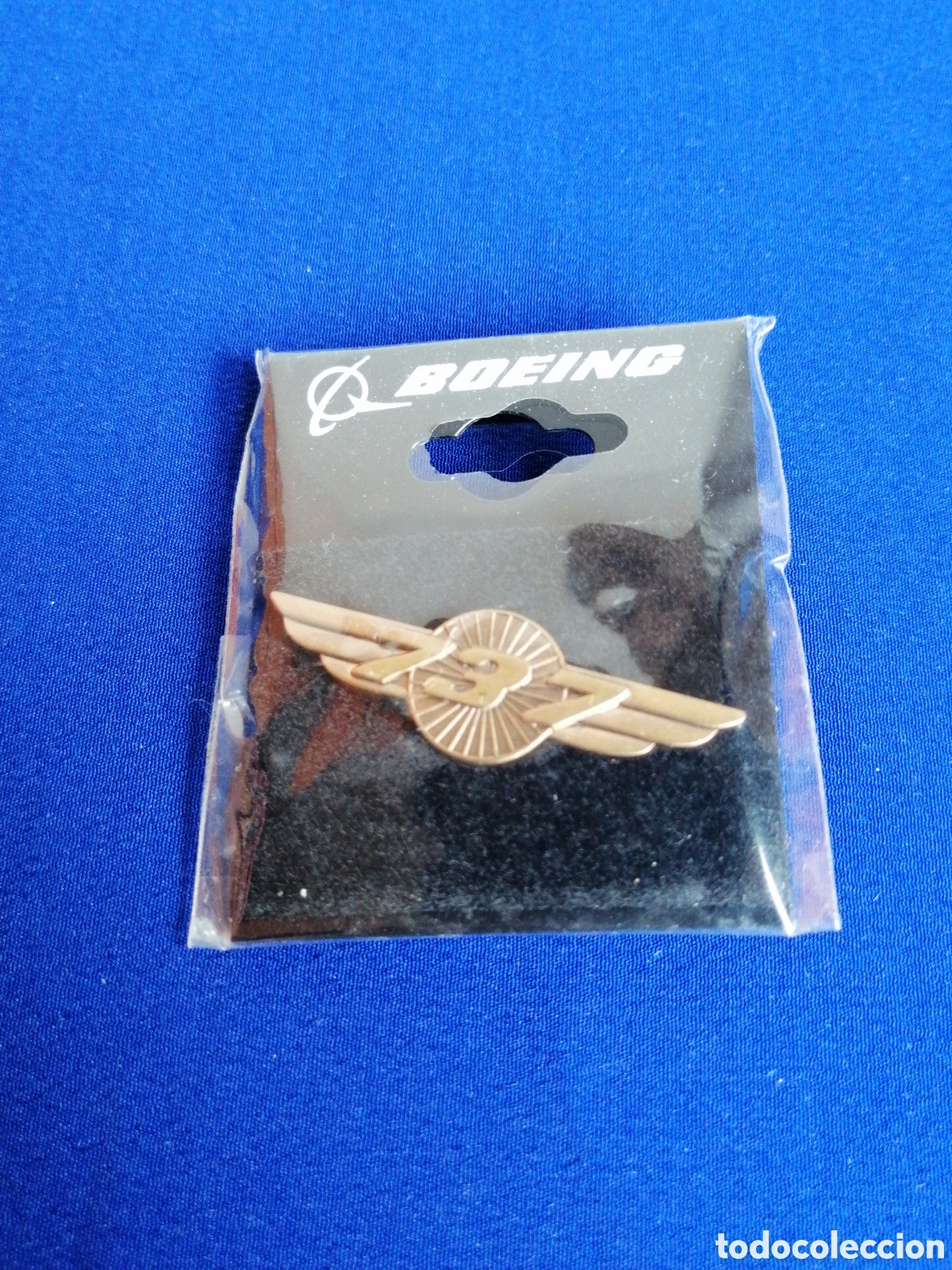 Pins de colecci&oacute;n: BOEING 737 PIN EN SU ENVASE ORIGINAL - Foto 1