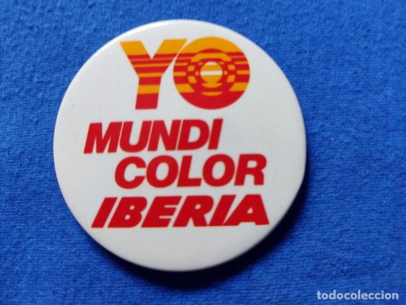Pin's de collection: CHAPA DE AGUJA GRANDE YO MUNDI COLOR IBERIA AEROLINEA