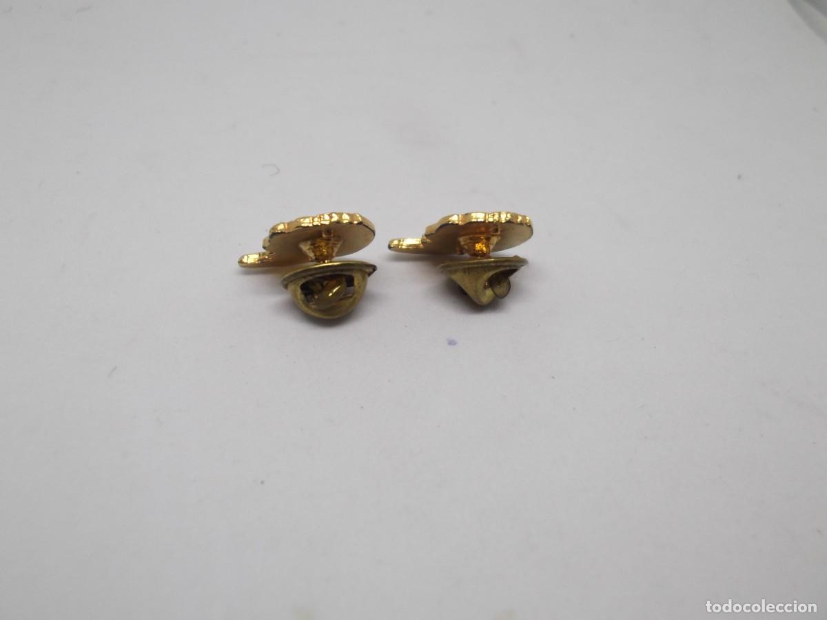 Pins de colecci&oacute;n: Lote de dos pins de pez - Foto 2