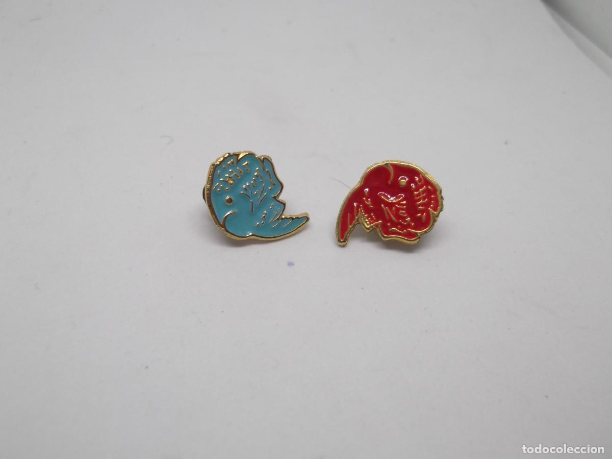 Pins de colecci&oacute;n: Lote de dos pins de pez - Foto 3