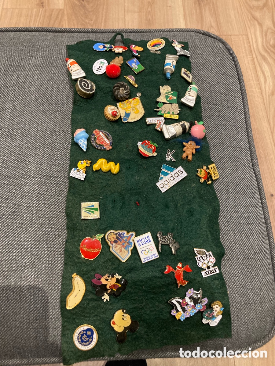 Pins de colecci&oacute;n: Gran lote de 42 pins de los 70