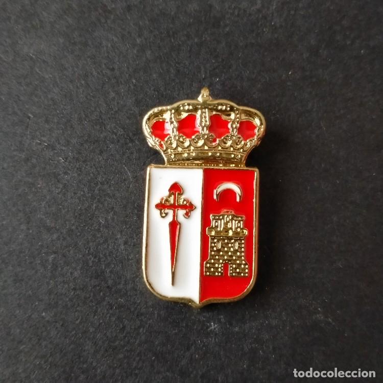 Pins de colecci&oacute;n: pin escudo Alcubillas (Ciudad Real)