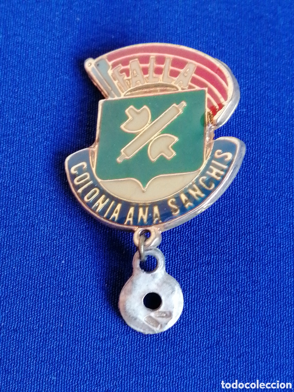 Pin's de collection: FALLA COLONIA ANA SANCHIS (ALZIRA) INSIGNIA ALFILER