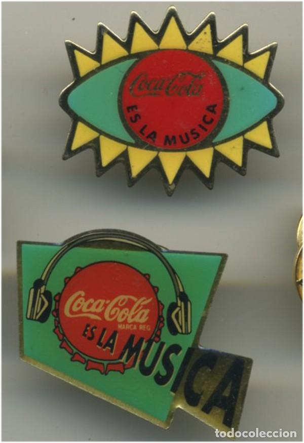 Pins de colecci&oacute;n: 2 PINES COCA COLA ES LA M&Uacute;SICA A&Ntilde;OS 90 COCACOLA