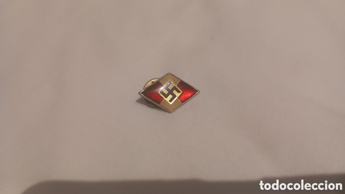 Pins de colecci&oacute;n: Pin Esvastica . . . . - Foto 1