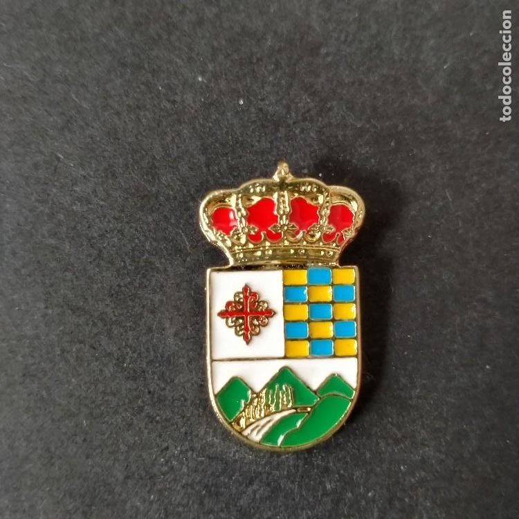 Pins de colecci&oacute;n: pin escudo Fuencaliente (Ciudad Real)