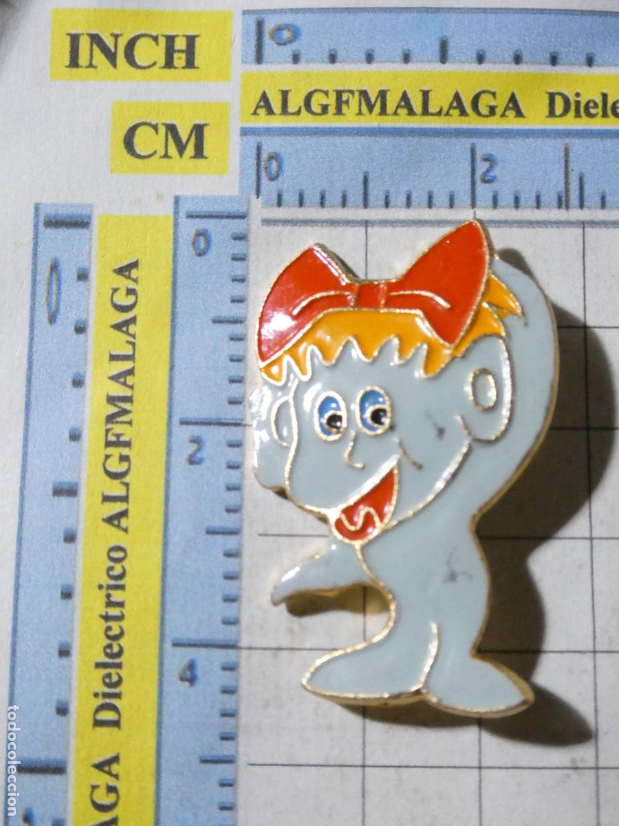 Pin's de collection: INSIGNIA BROCHE INFANTIL. RUSIA - UNI&Oacute;N SOVI&Eacute;TICA. PERSONAJES TRADICIONALES CUENTOS RUSOS.