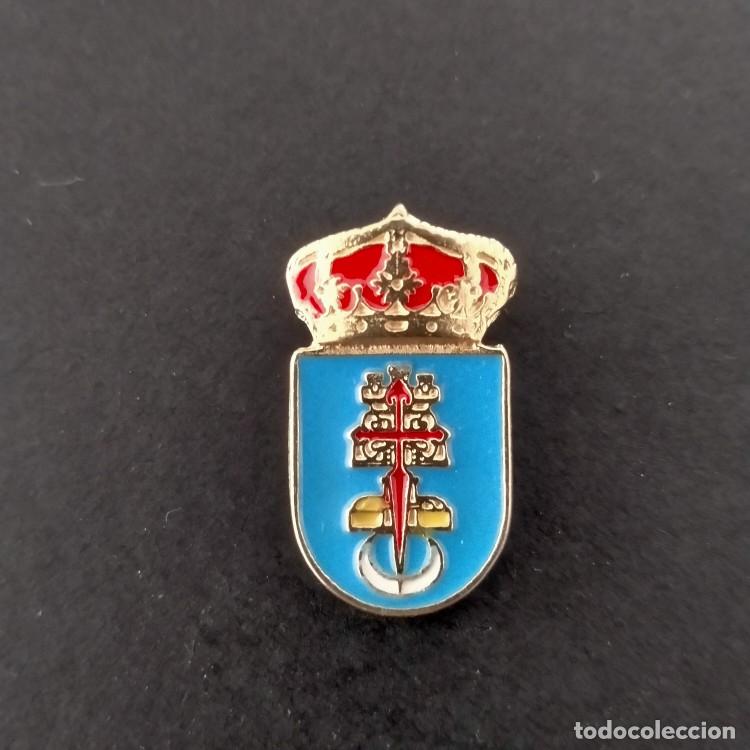Pins de colecci&oacute;n: PIN ESCUDO DOSBARRIOS (TOLEDO)