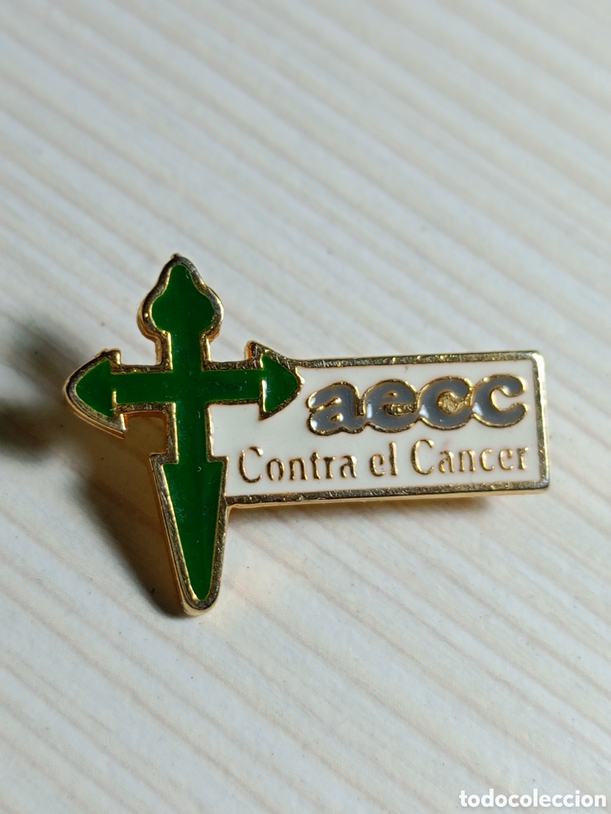 Pins de colecci&oacute;n: AECC contra el cancer aguja broche pin esmaltado